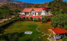 Saffronstays Olive Greens - Pool, Lawn & Glasshouse Escape